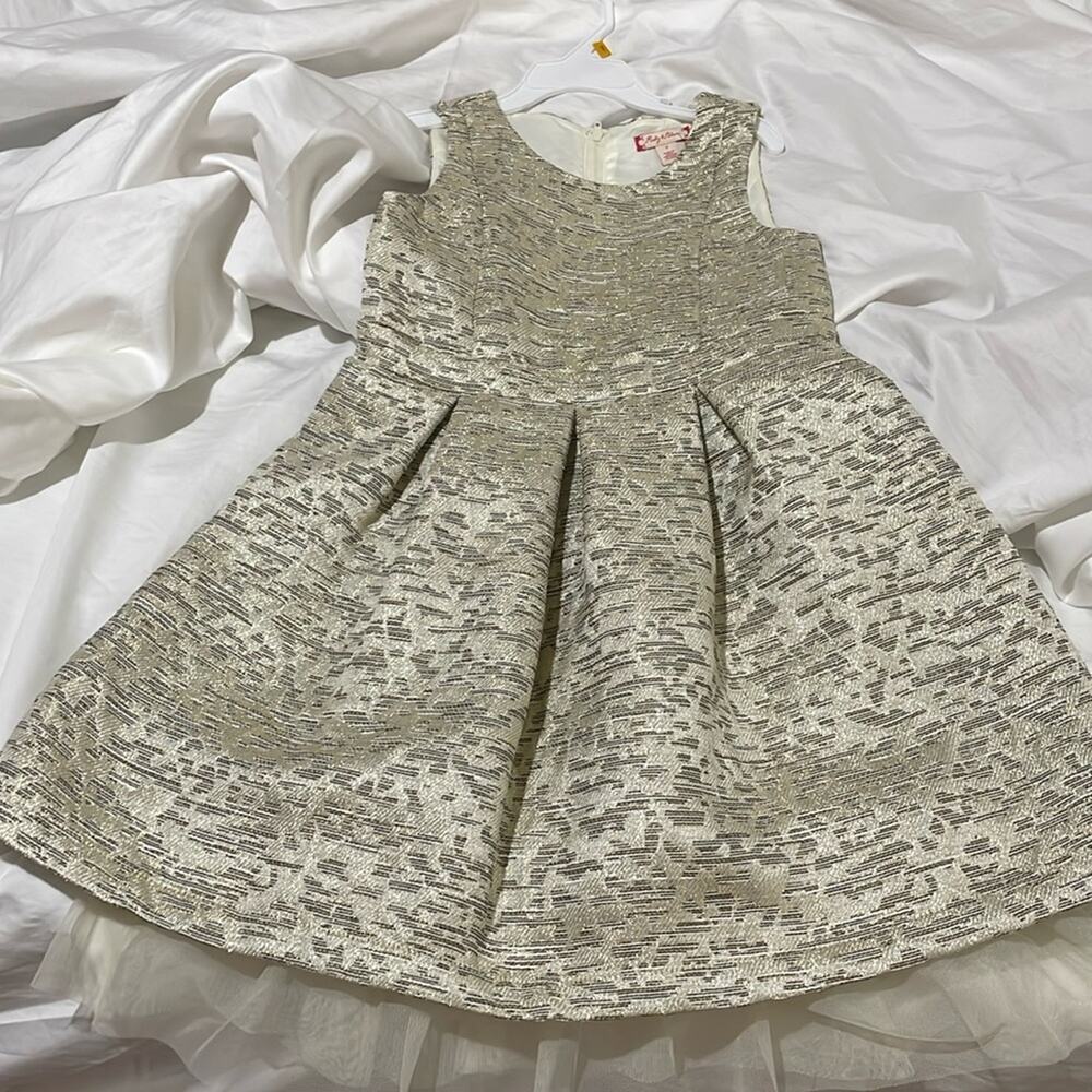 Ruby & Bloom 7 golden brocade muted print box pleated at waist euc